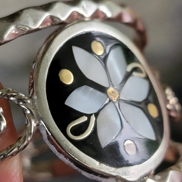 Vintage Mexico Sterling Silver 925 Black Onyx and Mother of Pearl Cuff Bracelet - Picture 2 of 6